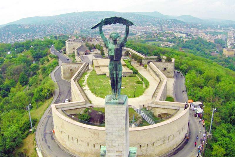 Discover Deluxe Austria