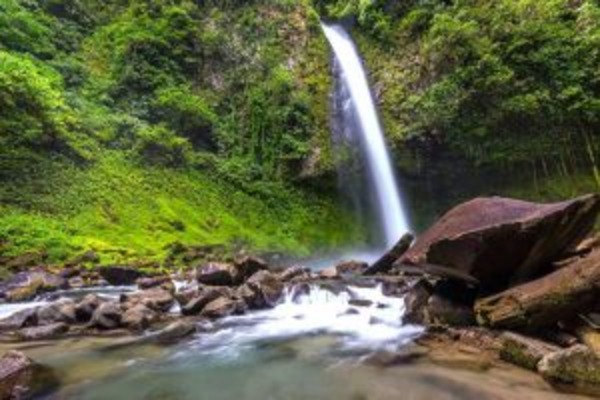 Costa Rica Volcanoes - Mountains - Beach Adventure