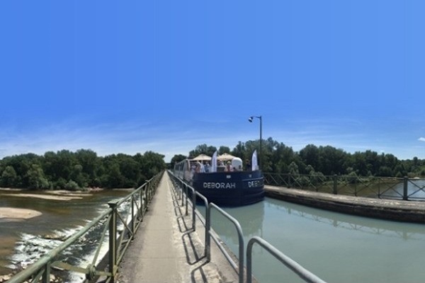 France's Royal Roots: A Seine River Odyssey