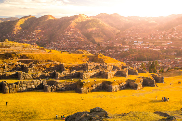 The cultural wonders of Peru and Bolivia: Machu Picchu and Lake Titicaca