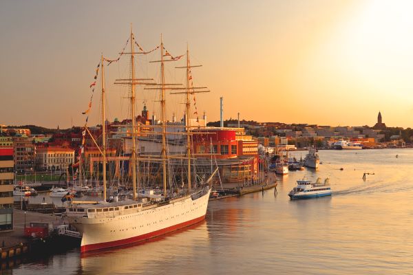 Explore Festive Cities Stockholm and Helsinki