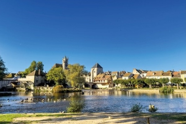 Royal Seine: A Journey Through France's Past