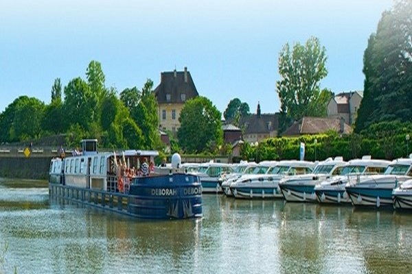 France's Royal Roots: A Seine River Odyssey