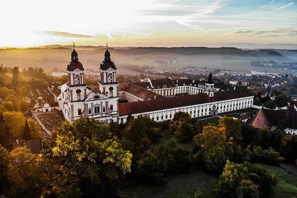 Baroque Cities and Monarchs of the Danube