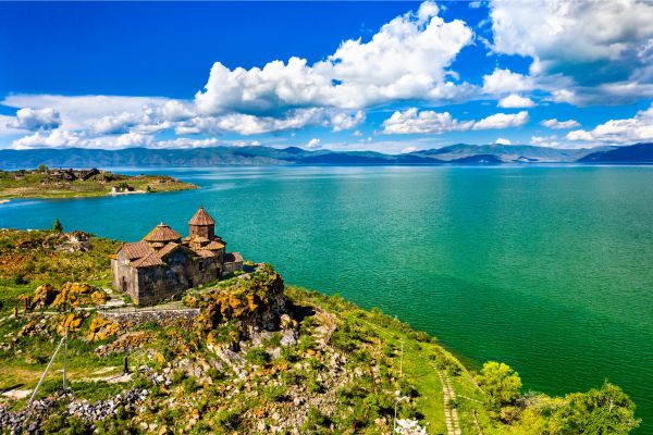 Wander through the gorges of Armenia