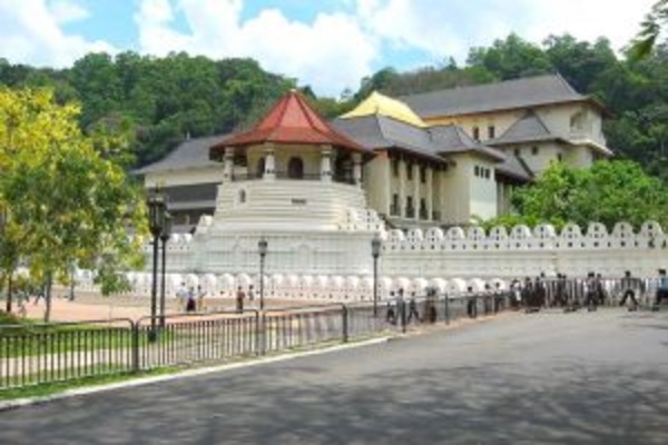 Explore Sri Lanka