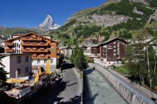 By Train through the Swiss Mountains