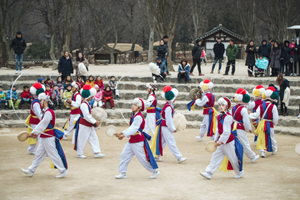 Korea's Cultural Crossroads