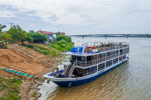 Saigon to Siem Reap Discovery Program