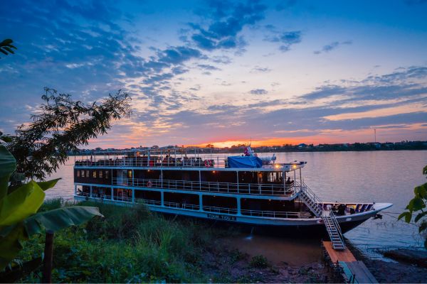 Saigon to Siem Reap Discovery Program