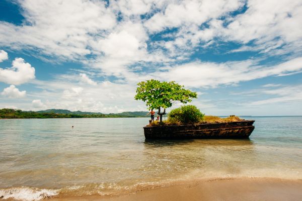 Between Jungle, Beaches and Volcanos