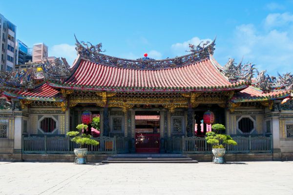 Explore Taipei