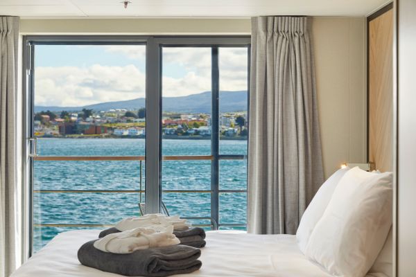 Classic Antarctica Air-Cruise Magellan Explorer